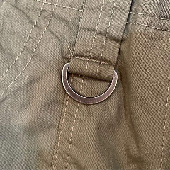 Women’s Army Green NWT Cargo Shorts dash Size 12 Style Adelle Comfee-flex - Picture 7 of 7